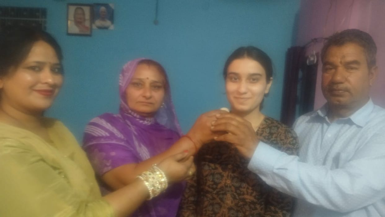 Himachal Una Nandini Thakur topping the geologist exam and also shared tips for success