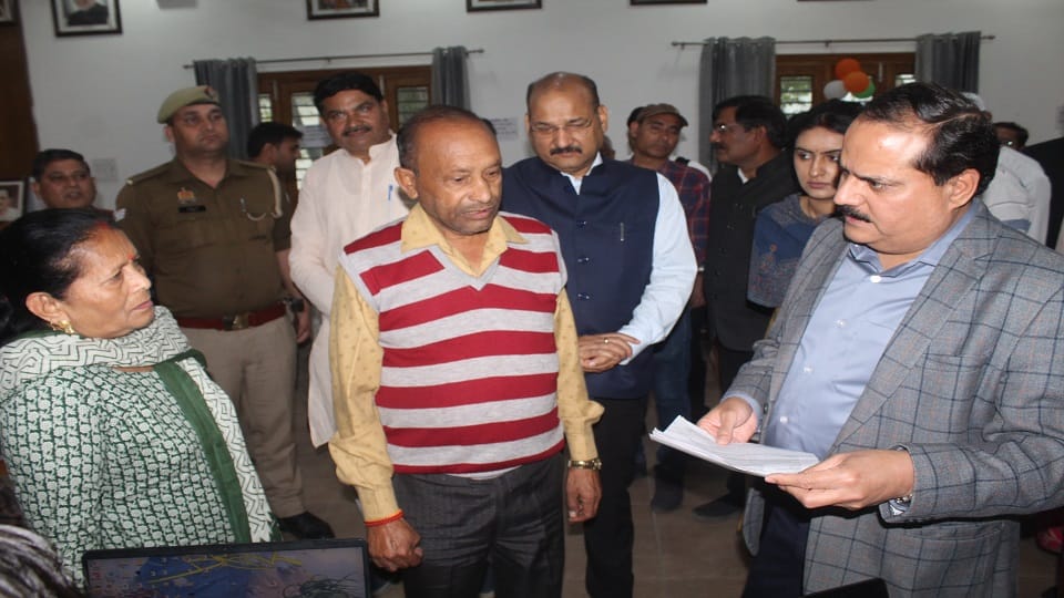 Meerut: Chief Election Officer says, skip bothering to correct notices or errors, become voter by filling form