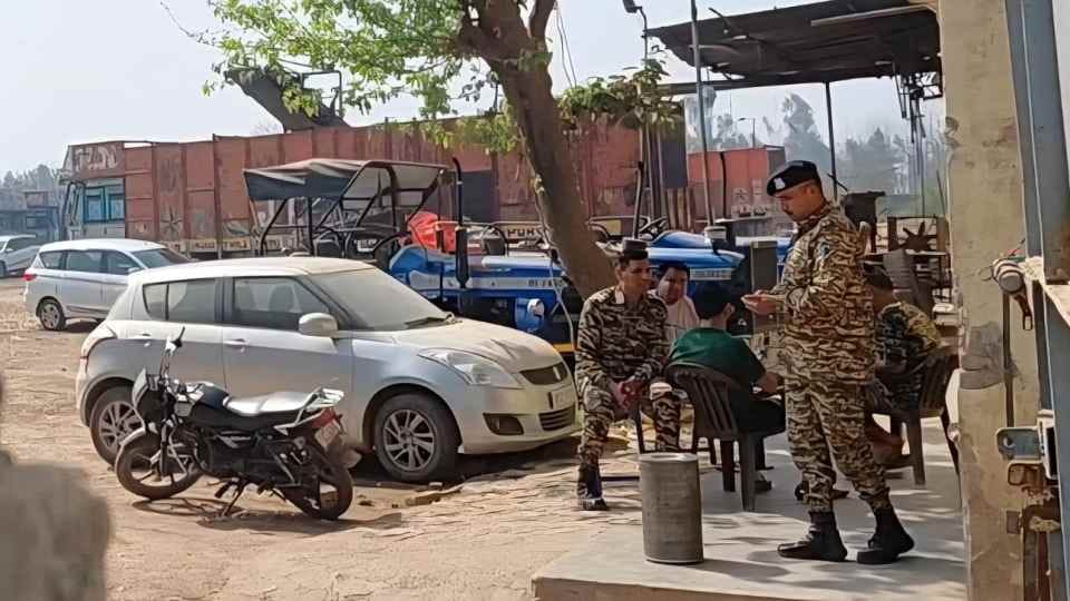Rampur: Income tax investigation continues for fourth day plywood factories, relatives former SP MP questioned