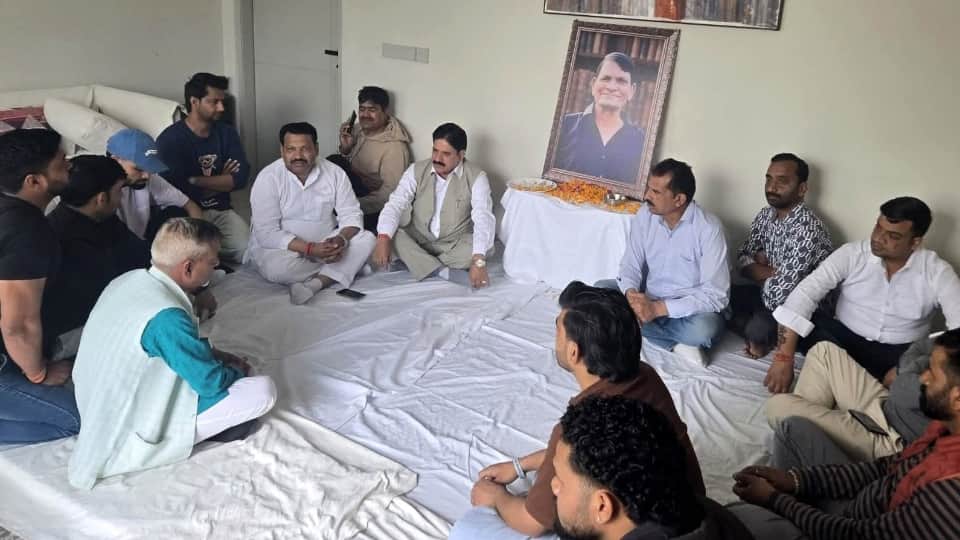 Rinku Singh Father Death cricketer Rinku Singh returns to duty after performing last rites of his father