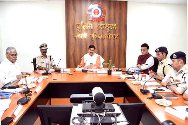 MP News:शांति, सुरक्षा और सौहार्द सर्वोपरि, सीएम डॉ. यादव बोले- गैर विवादित स्थल पर ही करें होलिका दहन