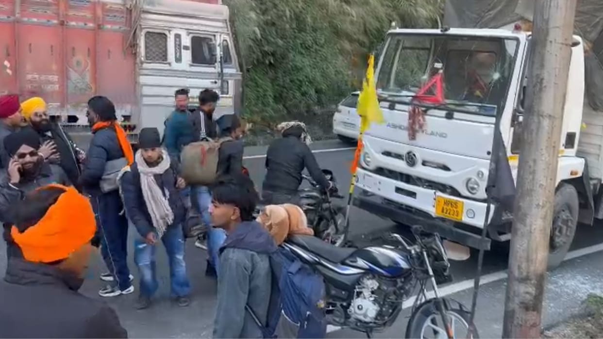 youth resident of Amritsar died in collision between truck and bike near Pandoh on Kiratpur Manali four lane