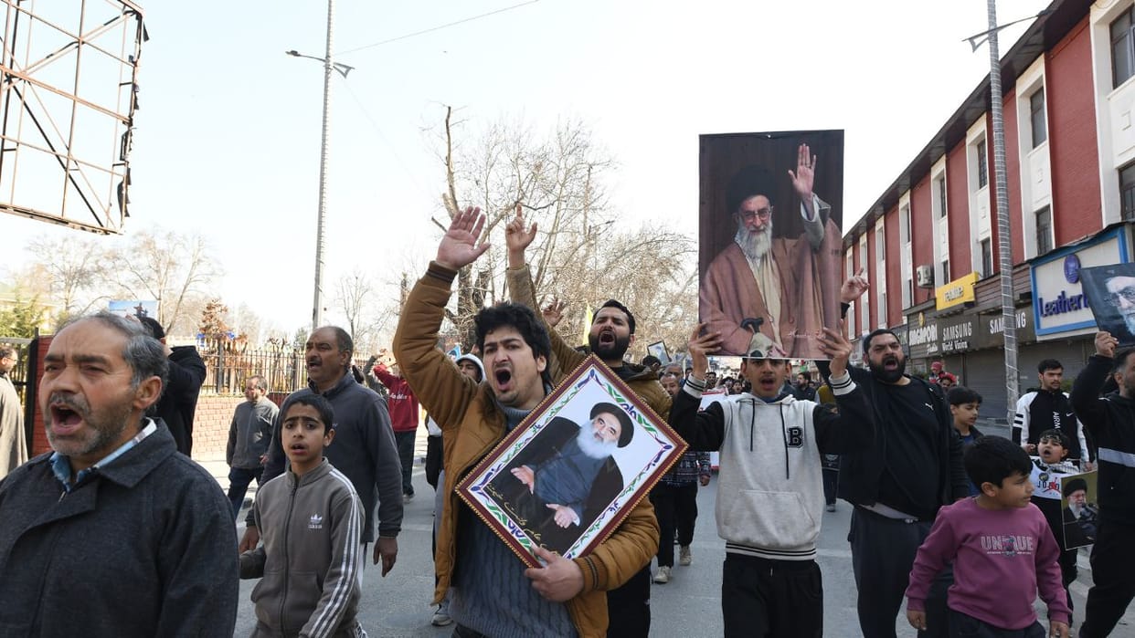 Reports are that massive protests erupted at a few areas in Srinagar.
