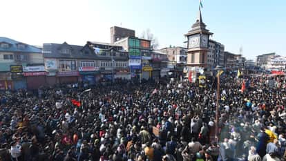 Khamenei Killed in US-Israel Strikes: Shia Protests in Kashmir, Omar Abdullah News in Hindi