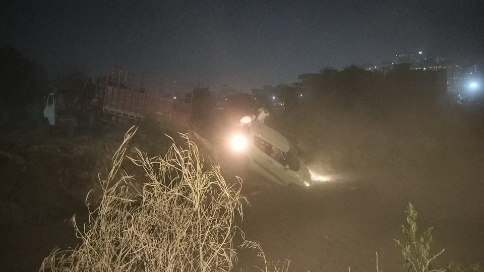 Greater Noida: Now a car falls into the drain