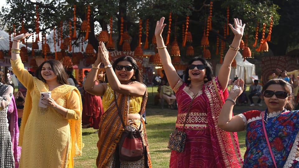 Sanatan Journey witnessed the unique celebration of Holi of Flowers, with thousands of people attending.