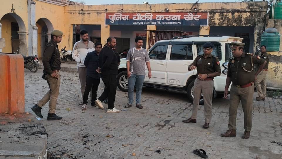 Driver Manoj Verma committed suicide at a police station in Aligarh