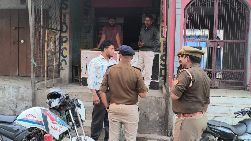 Driver Manoj Verma committed suicide at a police station in Aligarh
