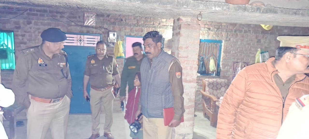 UP: Son hacks parents with axe in family dispute, kills mother and grandmother when stopped; brother seriously