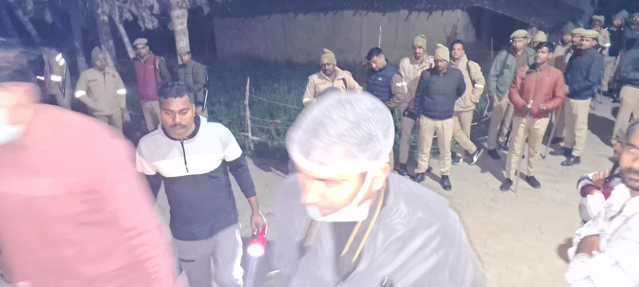 UP: Son hacks parents with axe in family dispute, kills mother and grandmother when stopped; brother seriously