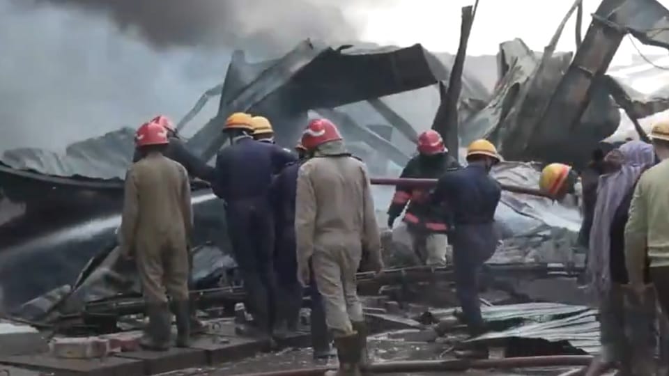Fire broke out at a warehouse in Tikri Netaji Subhash Vihar