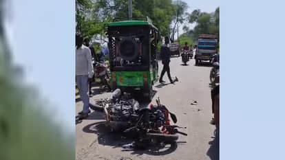 Hamirpur: Young man seriously injured in car-bike collision