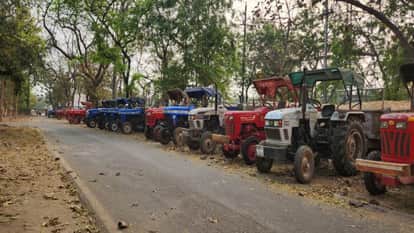 27 vehicles seized in a week, trucks and tractors parked at several police stations in Raigarh