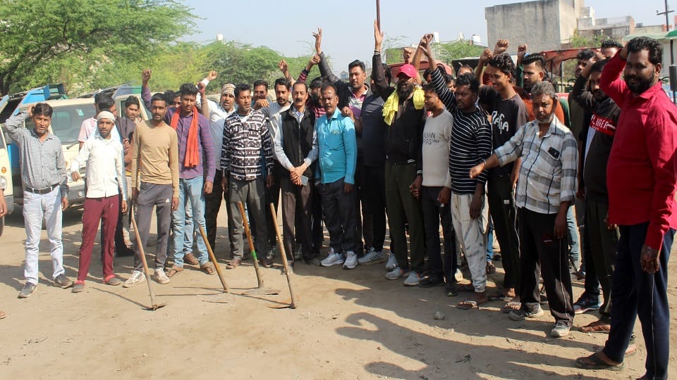 Sanitation workers go on strike in Hathras
