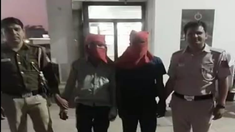 दोस्तों संग शराब पार्टी में गई जान: दो युवकों ने मेट्रो स्टेशन के पास चाकू गोदा, लोगों ने आरोपियों को पकड़ा