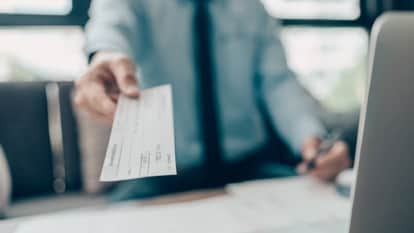 UP: Good news for state employees, salaries have arrived before Holi; check your account.