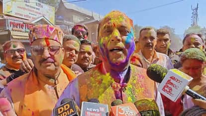 Leader of Opposition Jairam Thakur completed his 28-year political journey with Holi in Chhoti Kashi