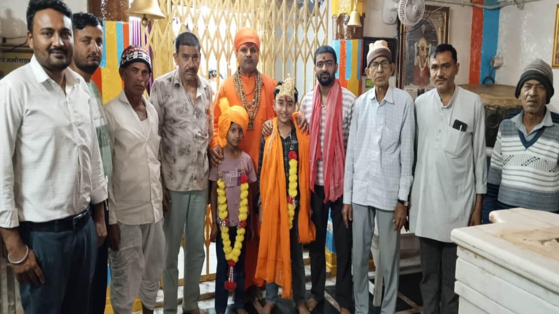 Banswara Two Teen Boys Married as Part of Unique Holi Tradition in Rajasthan News in Hindi