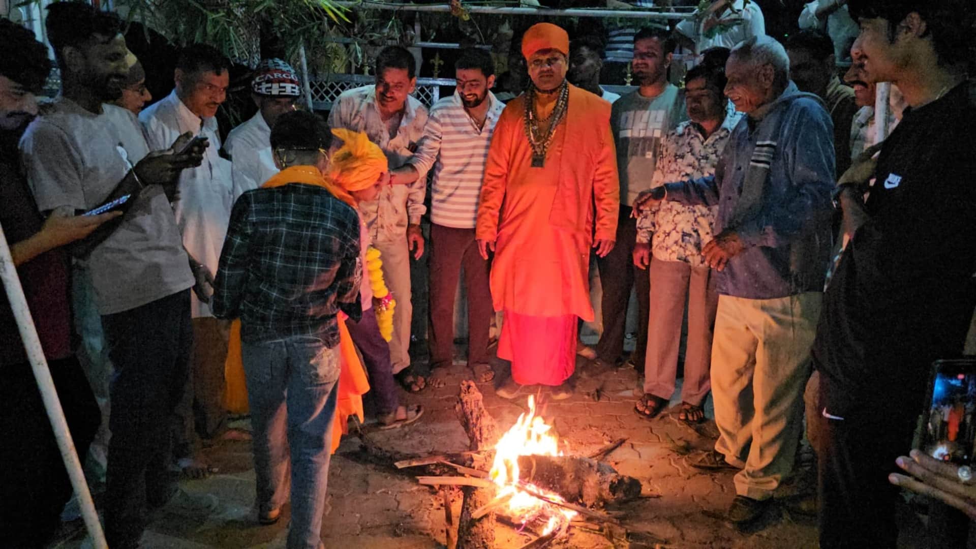 Banswara Two Teen Boys Married as Part of Unique Holi Tradition in Rajasthan News in Hindi