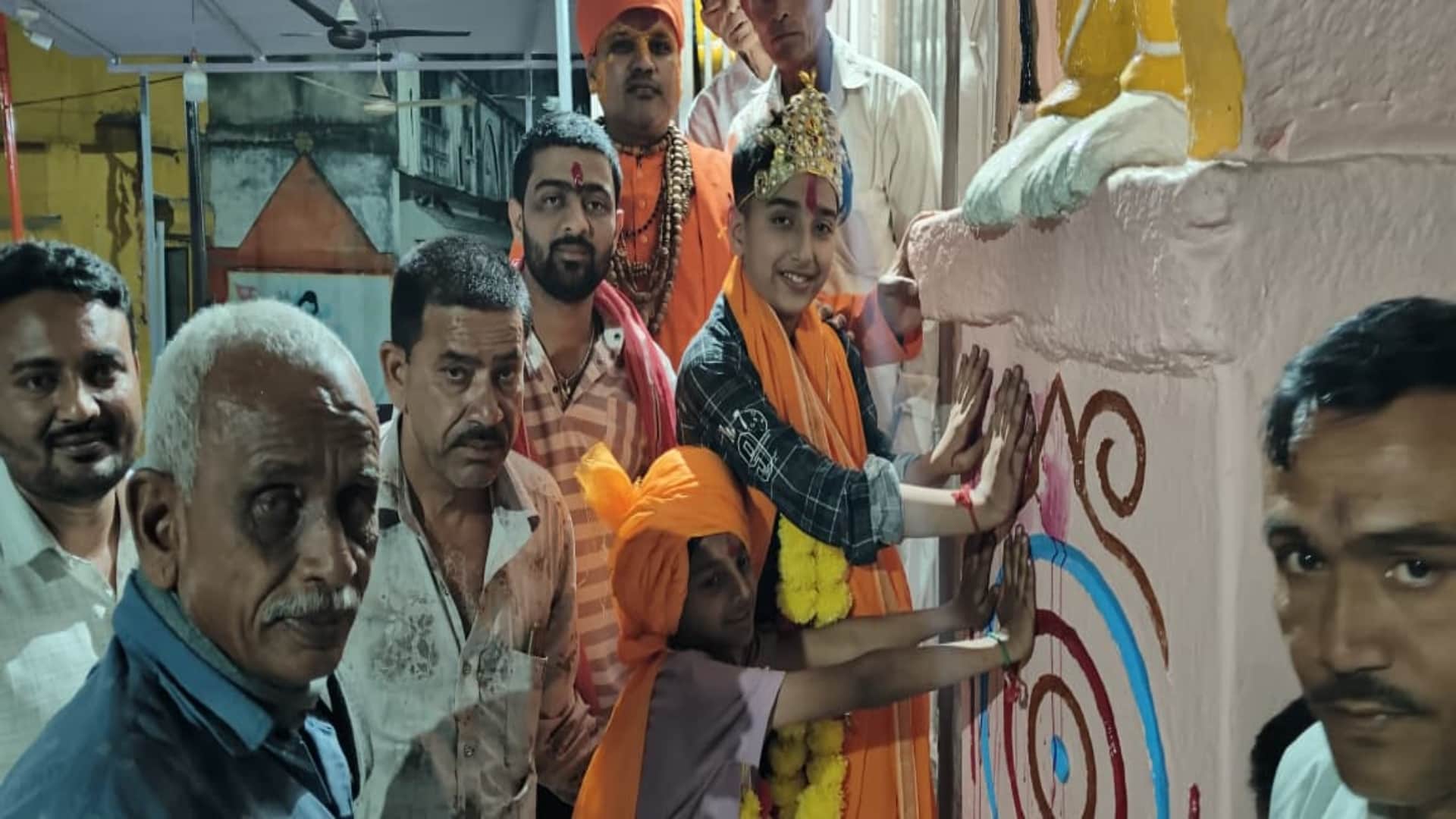 Banswara Two Teen Boys Married as Part of Unique Holi Tradition in Rajasthan News in Hindi