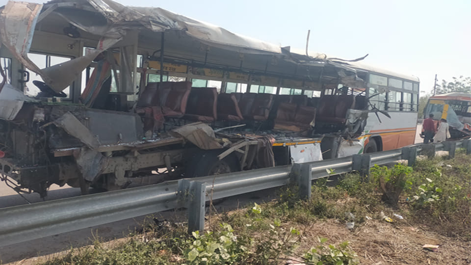 UP: Two roadways buses collided with a truck parked on expressway, killing three passengers and injuring 31