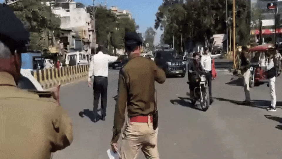 Indore News Traffic Police issues 1840 fines in massive helmet checking drive