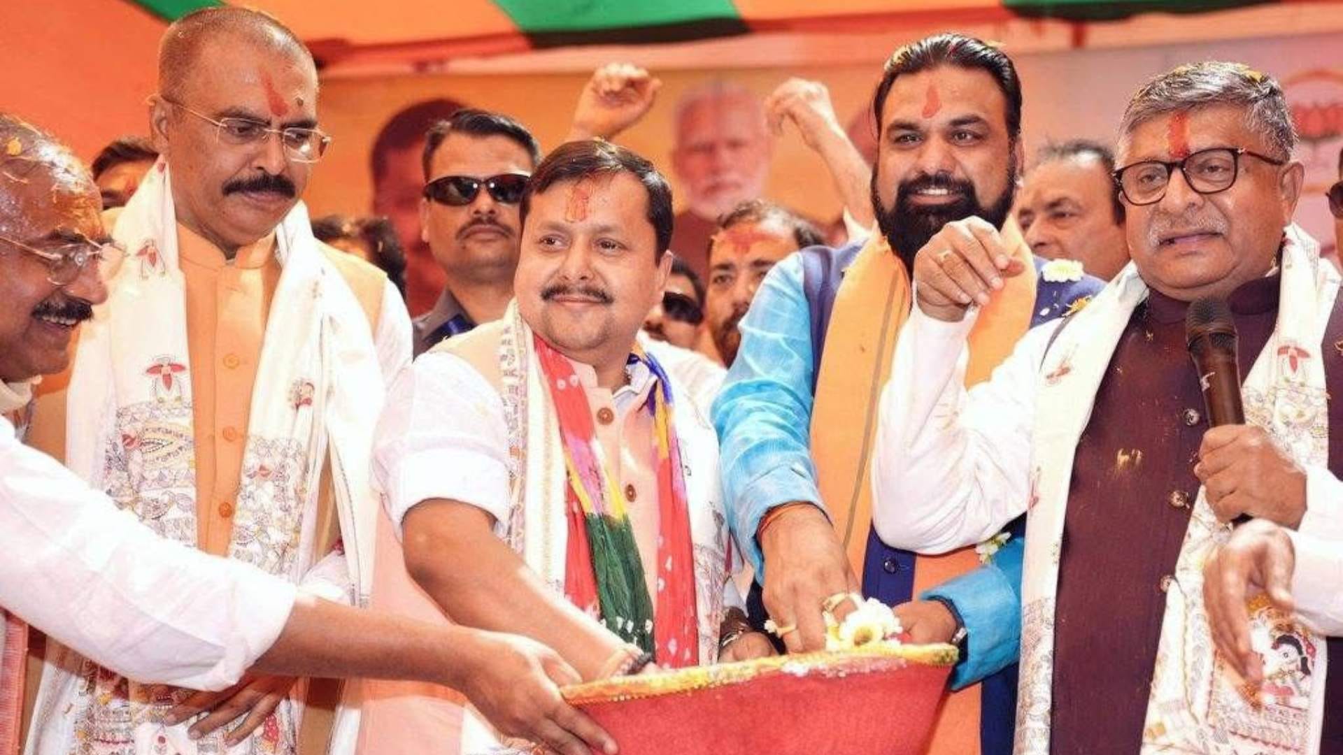 नितिन नवीन के साथ सम्राट चौधरी, संजय सरावगी एवं अन्य