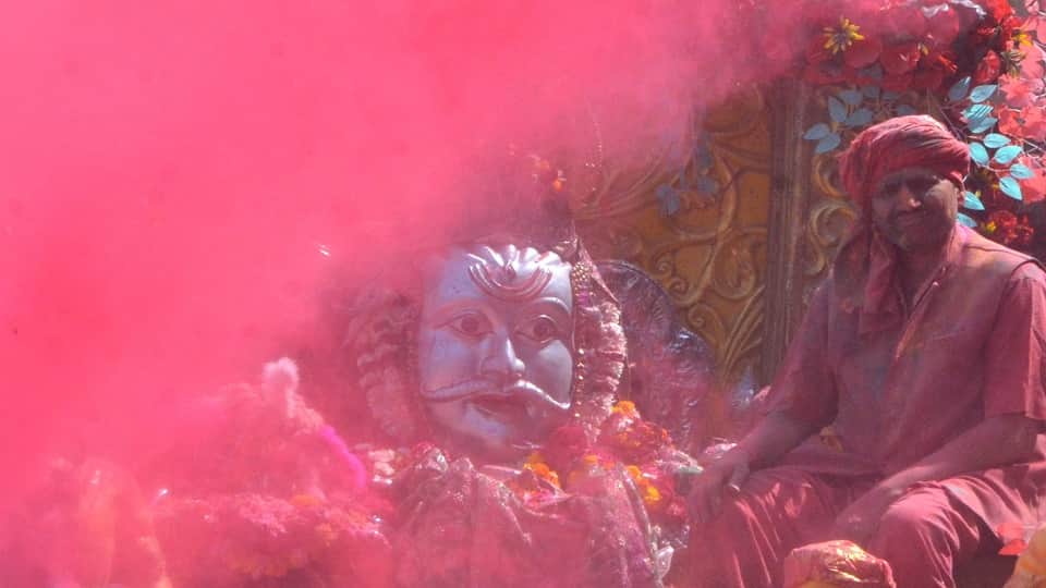 Agra Turns Divine as Grand Holi Procession of Baba Man Kameshwar Nath Draws Devotees
