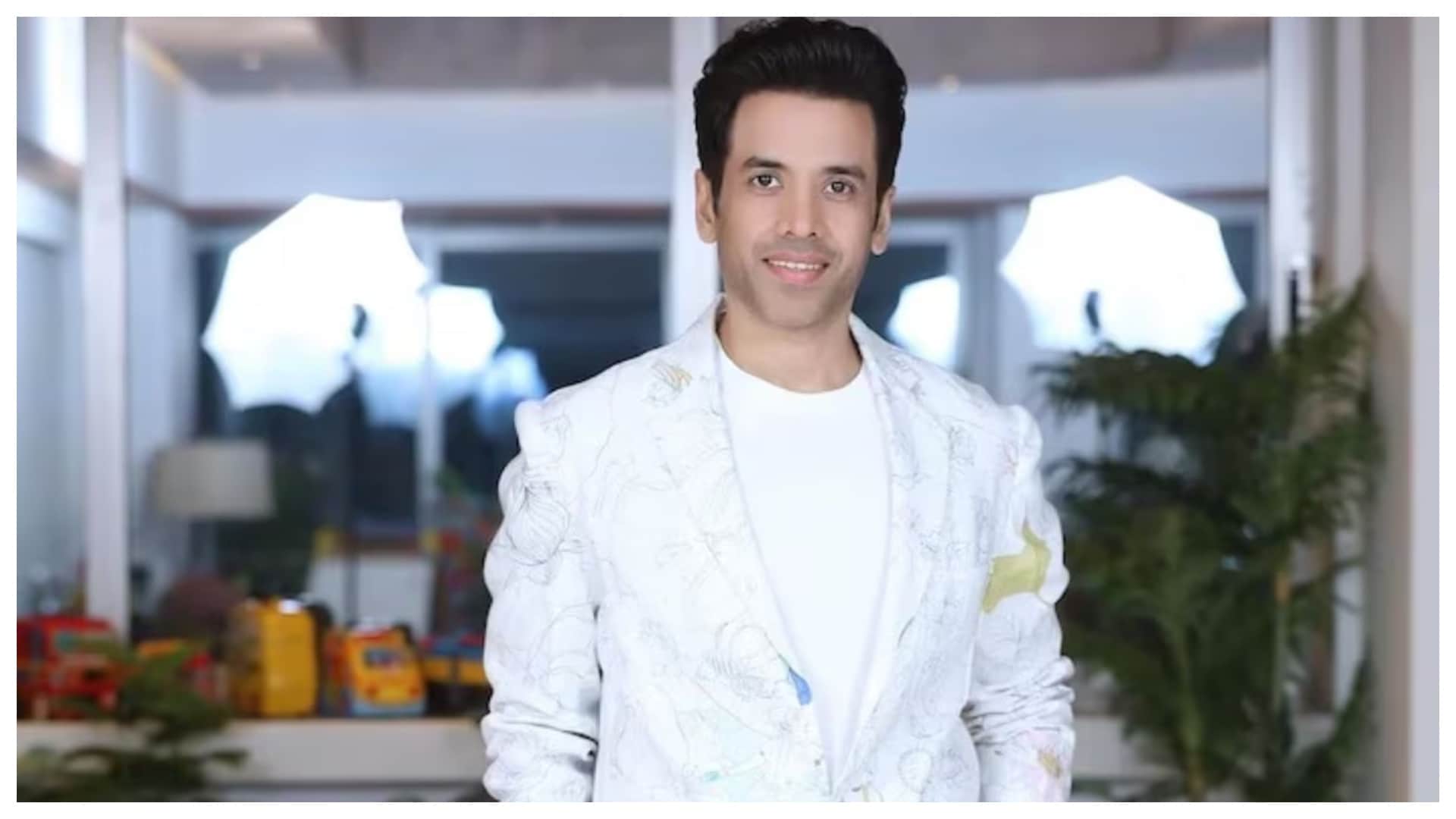 Holi celebration at raj kapoor's house srk mannat amitabh bacchan jalsa much more tales