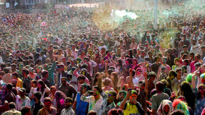 Holi festival will be celebrated in Delhi today amidst shower of Abir-Gulal