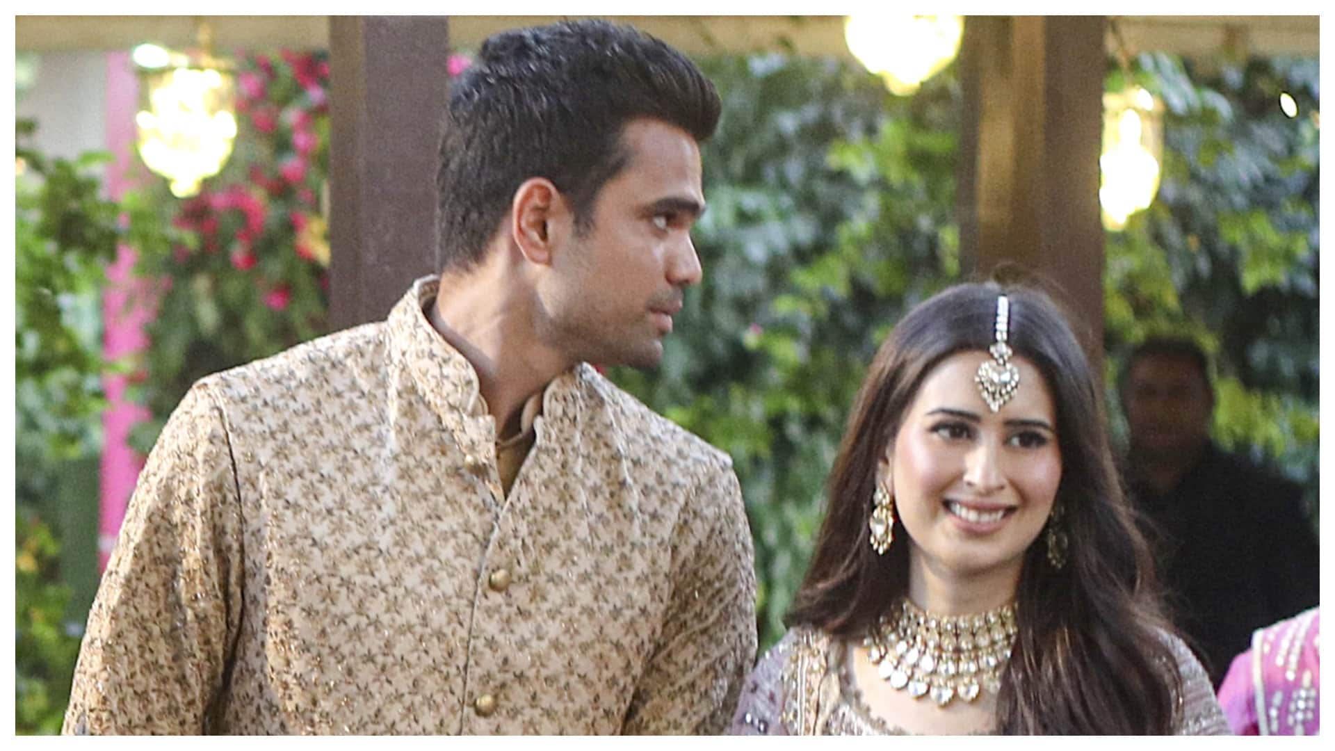 Arjun Tendulkar and Saaniya Chandok Mehendi Ceremony photos and videos news and updates