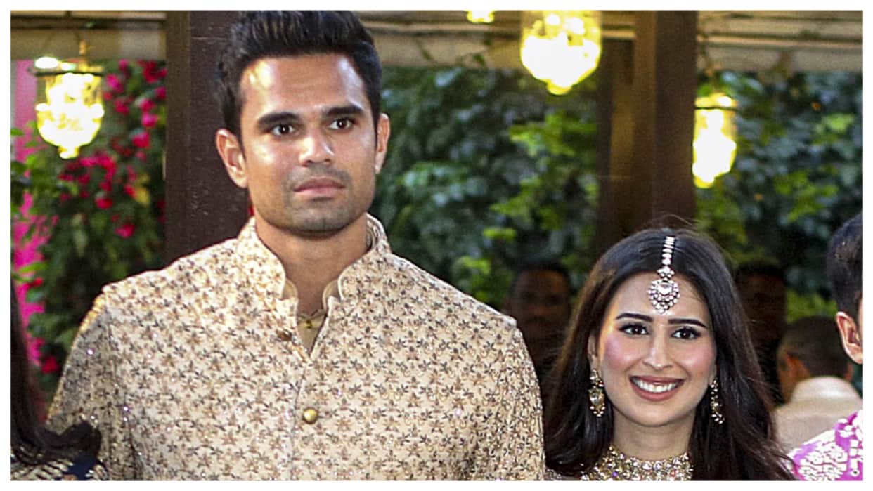 Arjun Tendulkar and Saaniya Chandok Mehendi Ceremony photos and videos news and updates