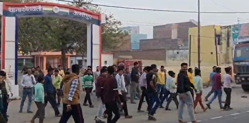 Tension in Amanpur as Early Holika Ignition Sparks Protest Over Tradition in Kasganj