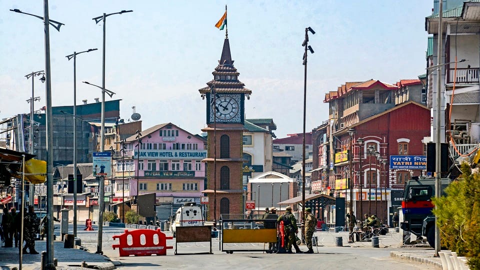 Schools and colleges in Kashmir valley will remain closed till March 7, internet disrupted even today
