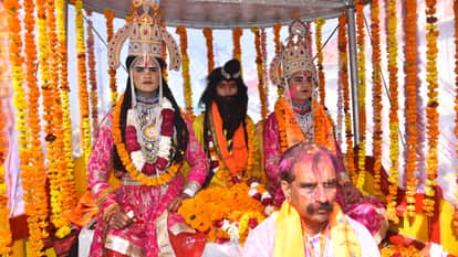 Holi 2026 Colours and Gulal rained in Bareilly historic Ram Barat