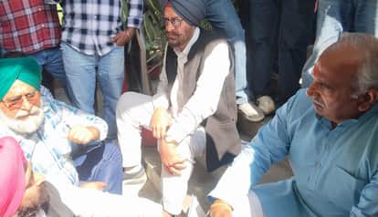 Farmers create ruckus in Collectorate against ban on off-season paddy in rudrapur