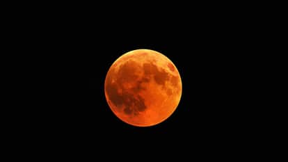 Lunar Eclipse: Sight of Blood Moon in the sky on Holi will be visible at this time in the cities of Rajasthan