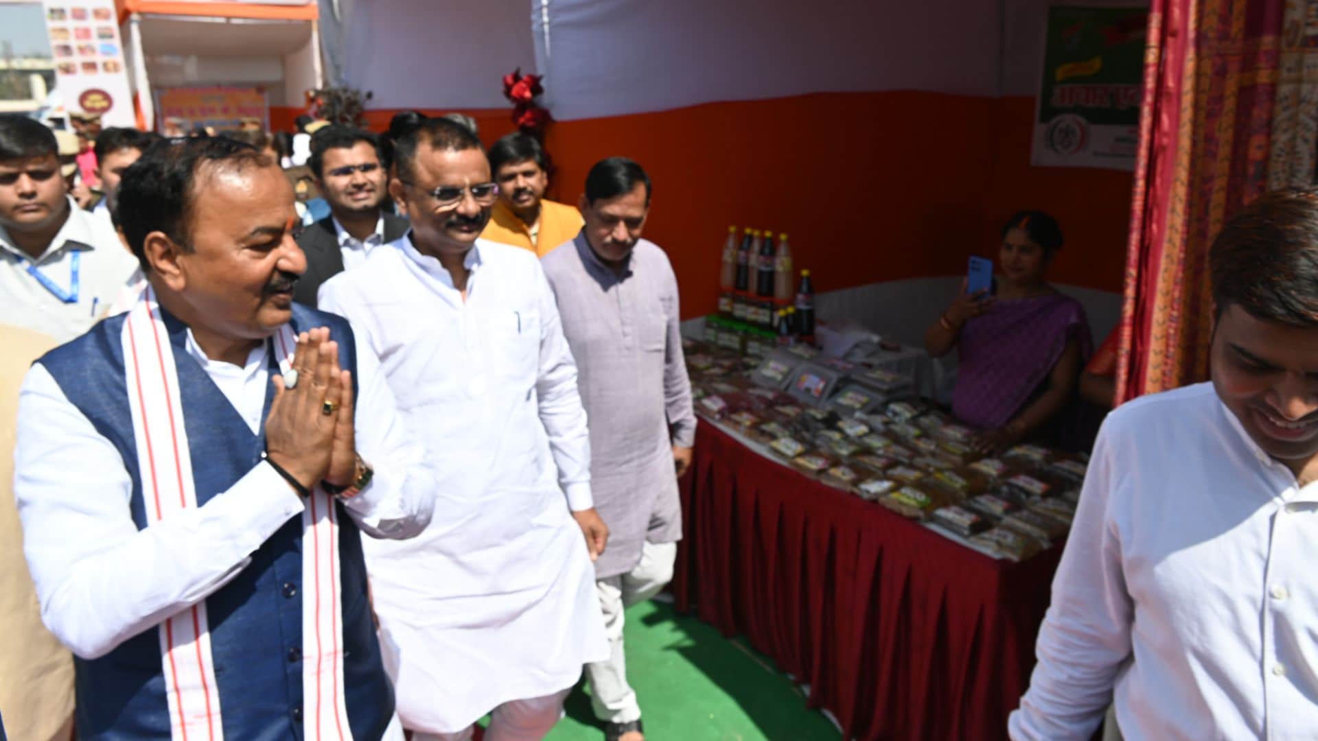 Akhilesh hypocrite Keshav Prasad said in Kashi Shankaracharya is God welcomed wherever he goes Politics