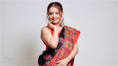 TV Actress Devoleena Bhattacharjee slams Rohit Roys TV jibe says people know him as Ronit Roys brother