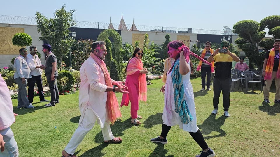 MLA Nikhil Madan celebrated Holi at his residence