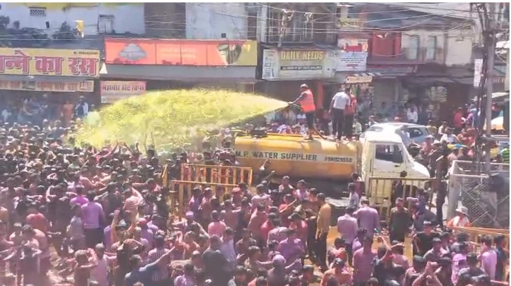 Bhopal News: A historic procession took place in Bhopal, the city was drenched in colors and tableaux