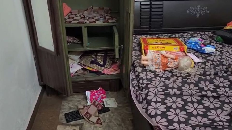 Robbery at scrap dealer house