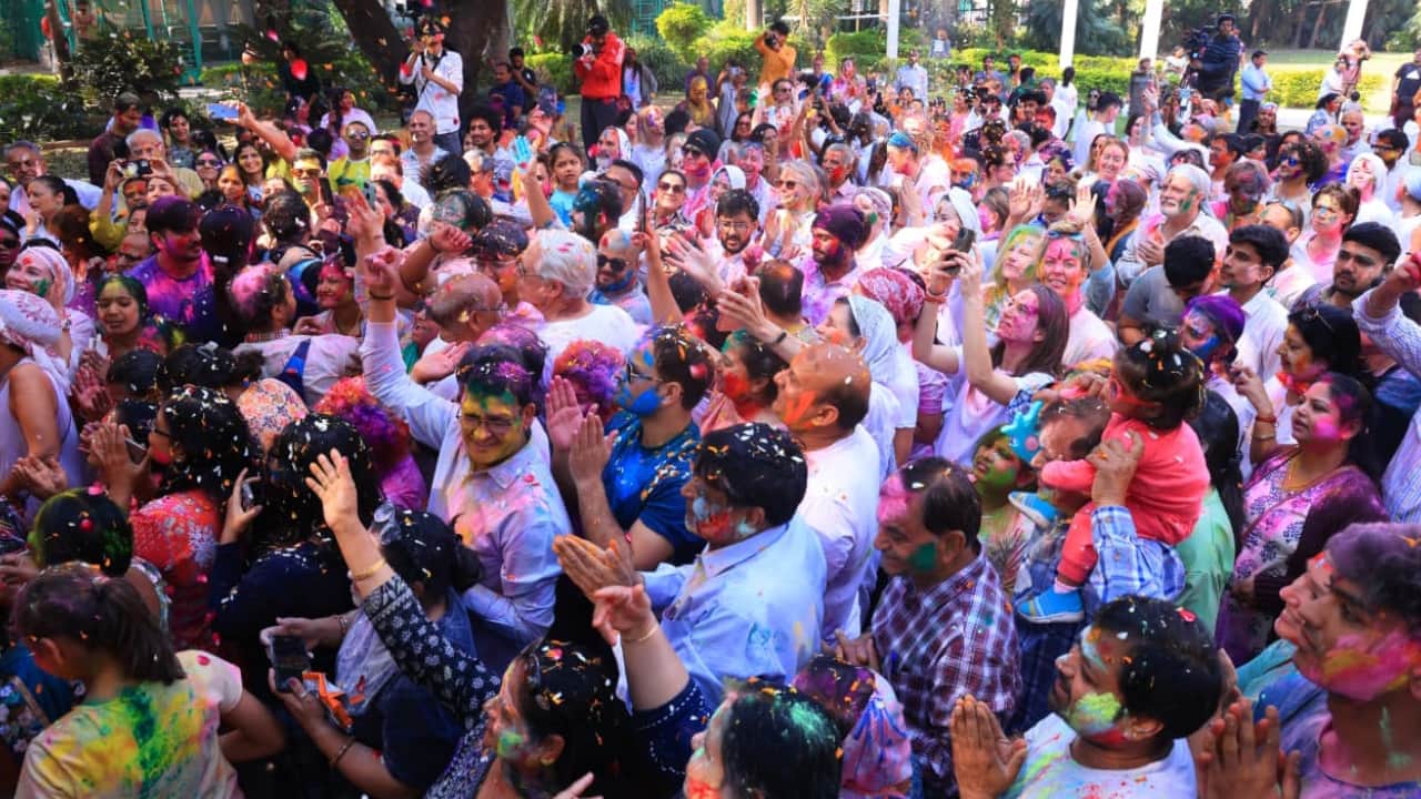Holi 2026 celebration in Uttarakhand CM Dhami ministers and leaders Holi Watch photos