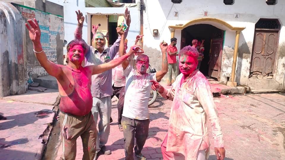 Holi: People of Meerut, Muzaffarnagar, Baghpat, Bijnor, Saharanpur and Shamli immersed in the fun of colors