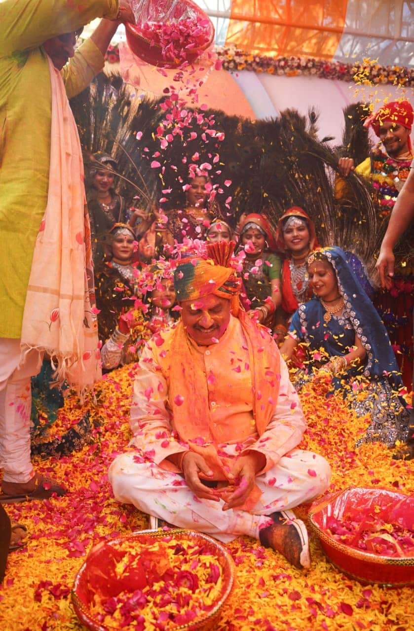 A festive atmosphere of colours in the capital: A traditional procession of the Hindu Utsav Samiti will be hel