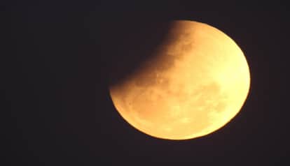 Viewers mesmerized by watching lunar eclipse through telescope in nainital