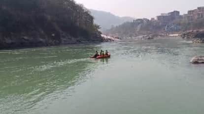 Holi 2026 Major tragedy averted on Holi in Rishikesh, SDRF rescues youth from Ganga Rishikesh News