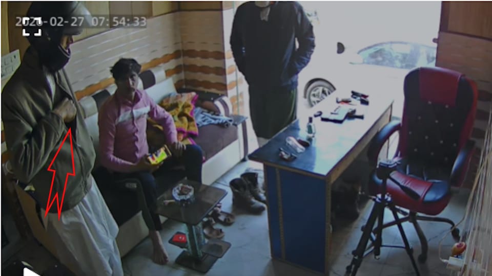 YouTuber Salim Vastavik Attack New video Attackers attacked him with sharp weapons entered office IN Ghaziabad