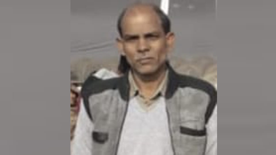 Hardoi: Middle-aged bike rider dies after being hit by an unknown vehicle, cousin injured