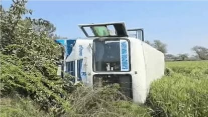 roadways bus overturned while trying to save a Nilgai in Gohana, Sonipat, causing panic among 30 passengers